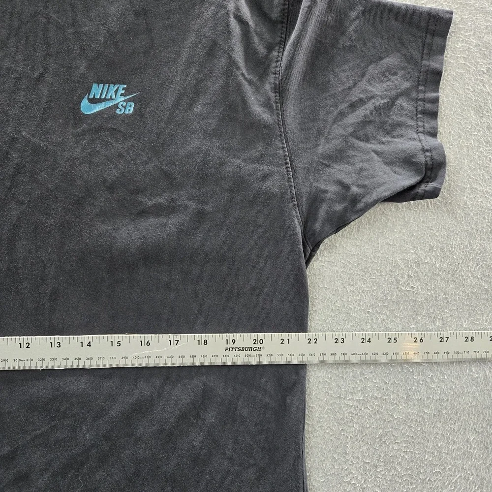 Nike Men Shirt L Black Graphic Scorpion DB9975-010 Logo Short Sleeve